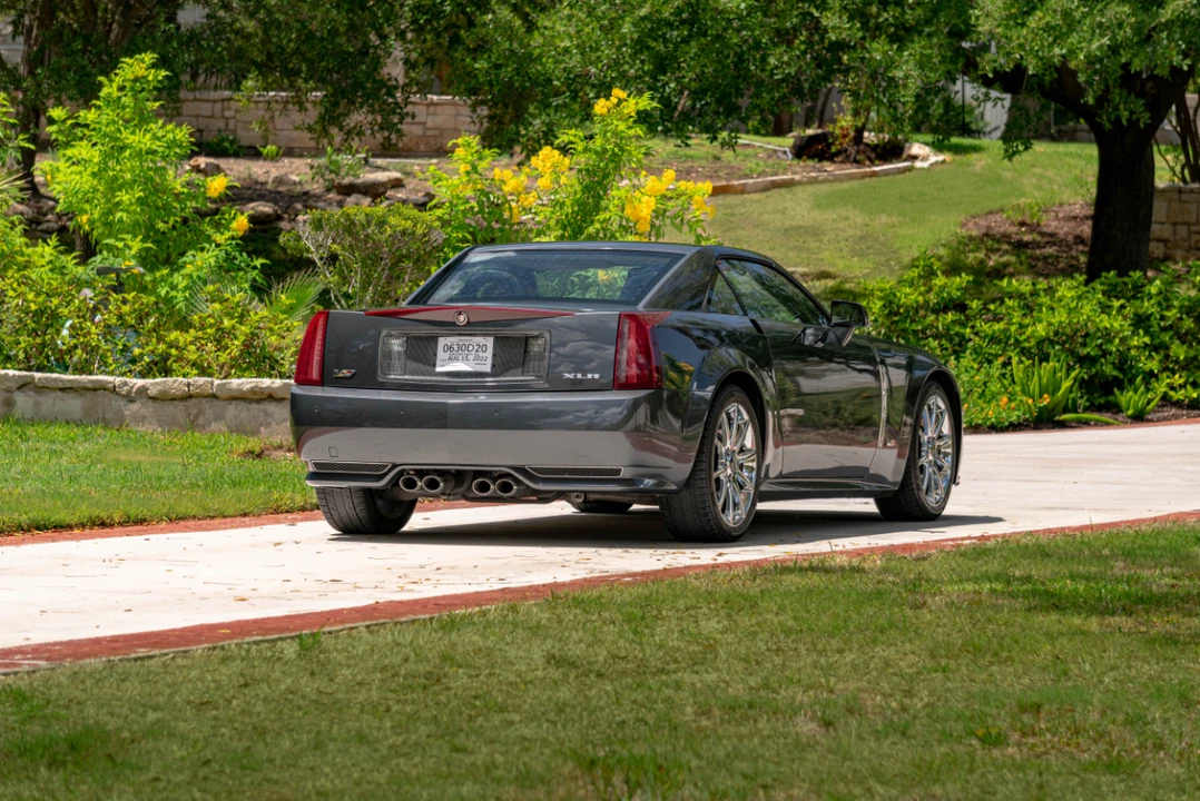 2009 Cadillac XLR-V - Image 15 of 31