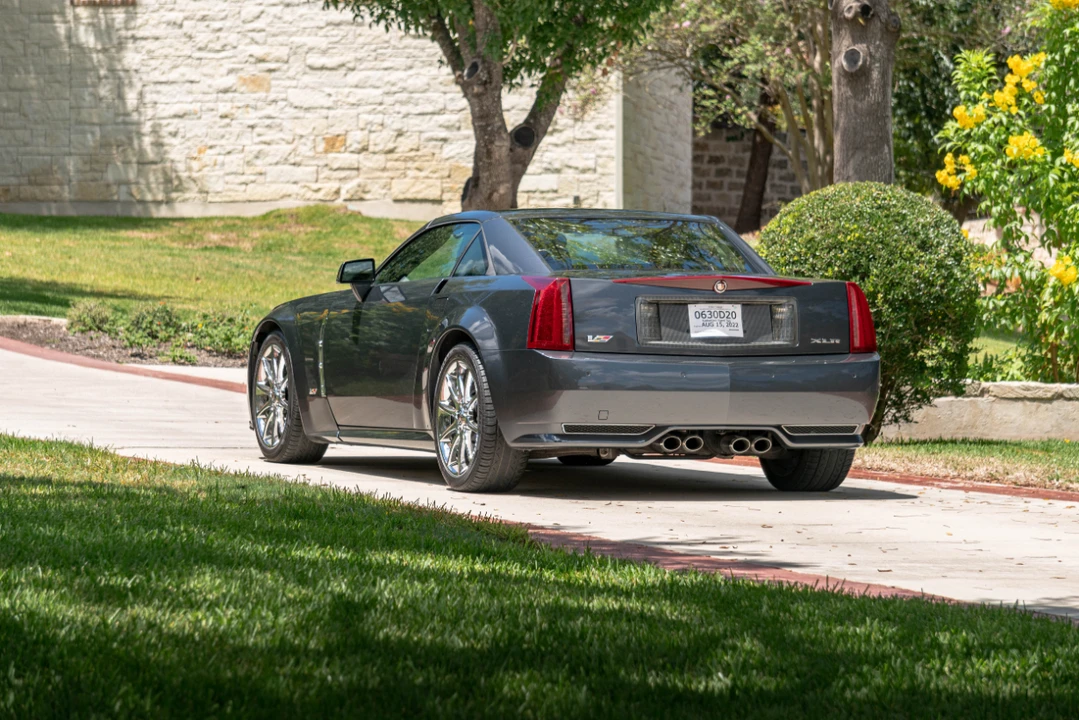 2009 Cadillac XLR-V - Image 10 of 31
