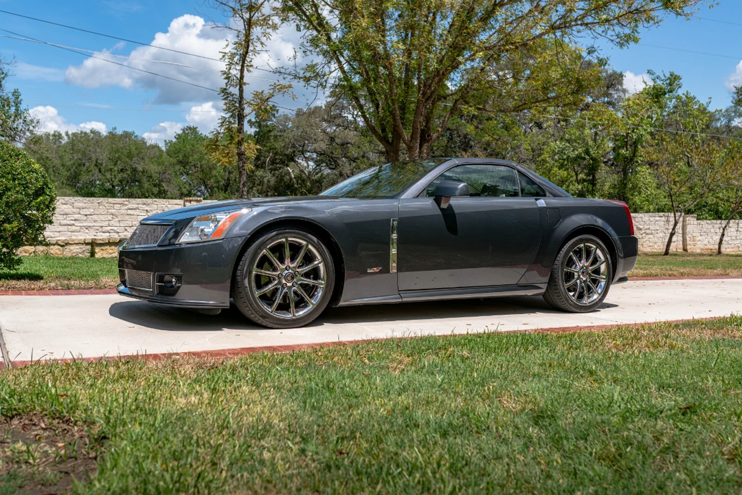 2009 Cadillac XLR-V - Image 6 of 31