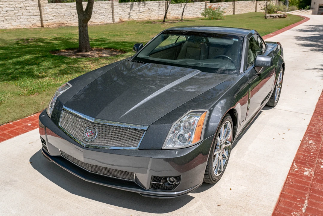 2009 Cadillac XLR-V - Image 4 of 31