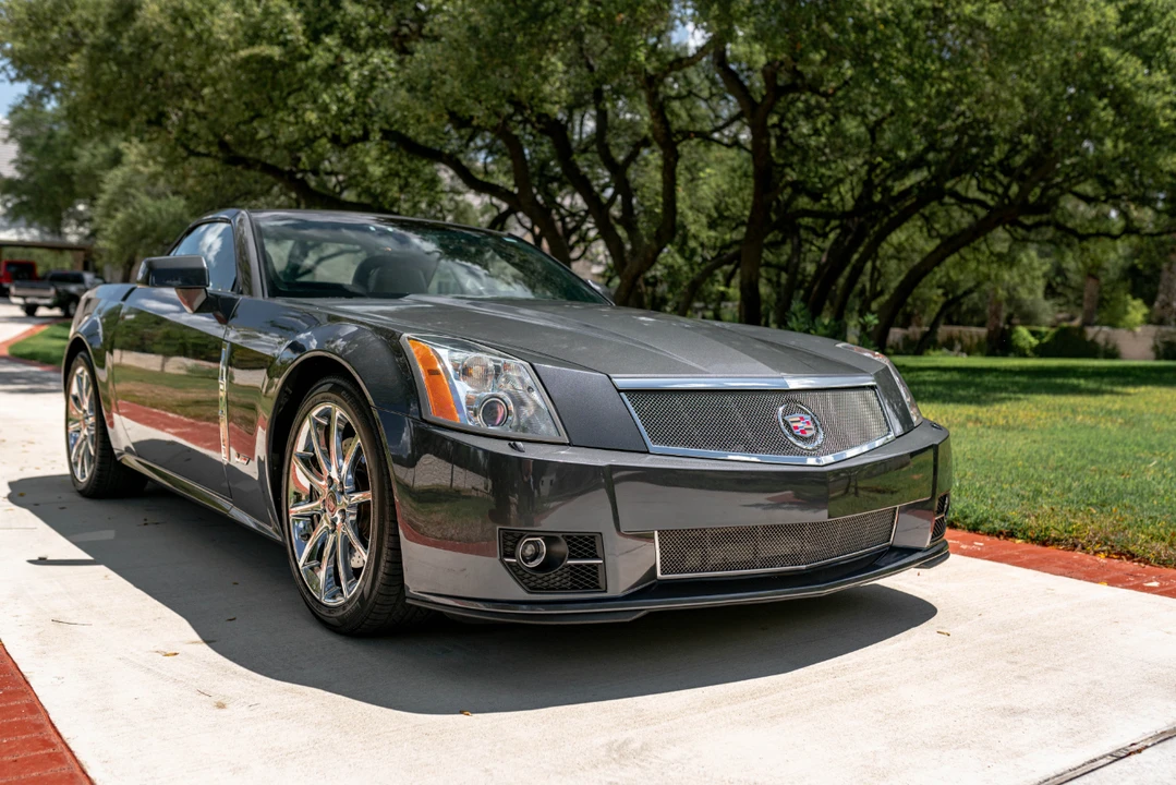 2009 Cadillac XLR-V - Image 22 of 31