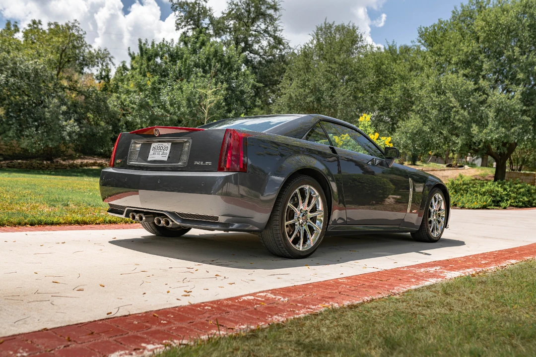 2009 Cadillac XLR-V - Image 16 of 31