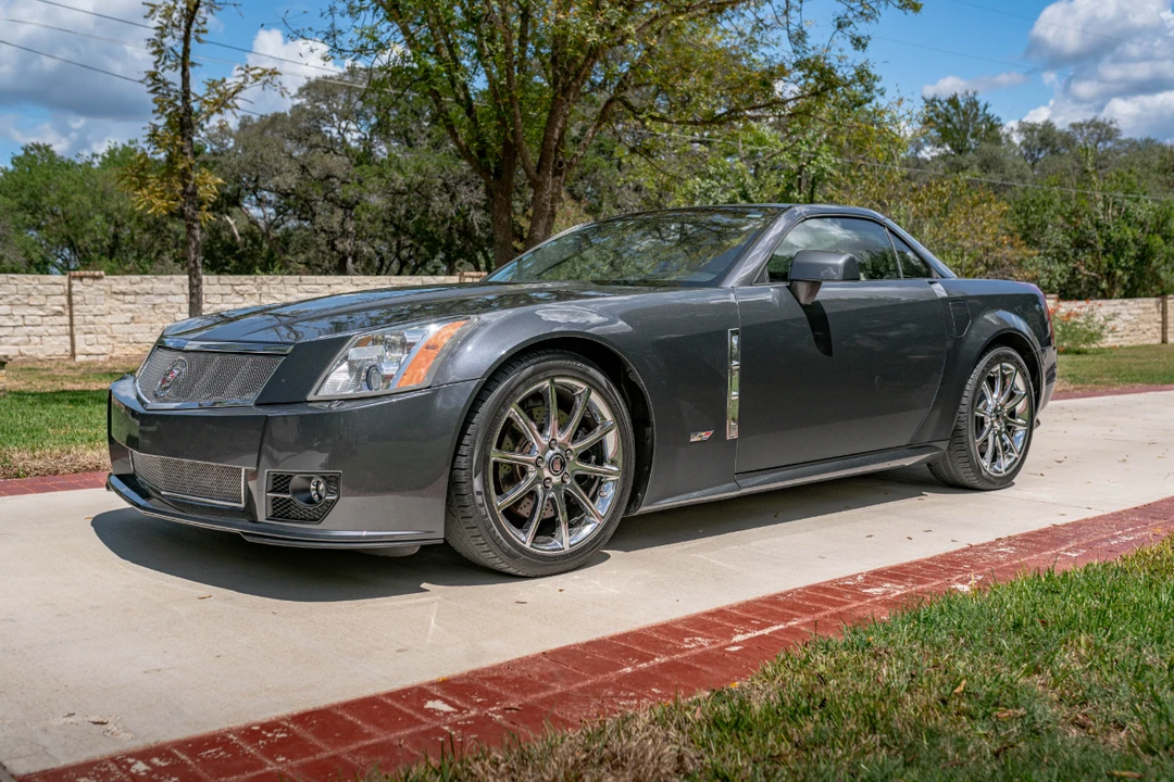2009 Cadillac XLR-V - Image 5 of 31