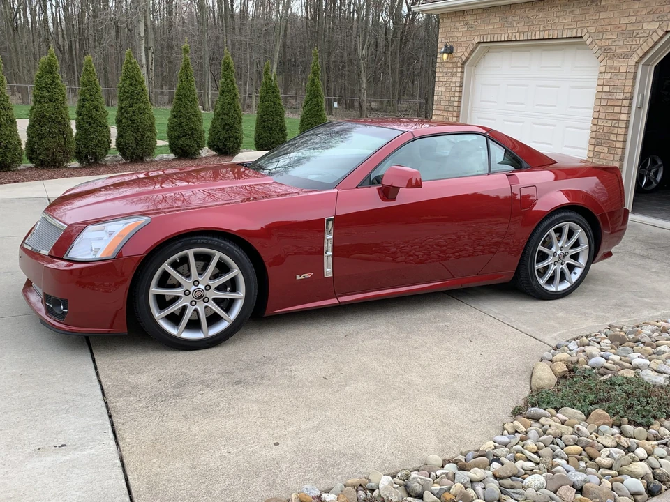 2009 Cadillac XLR-V - Image 14 of 31