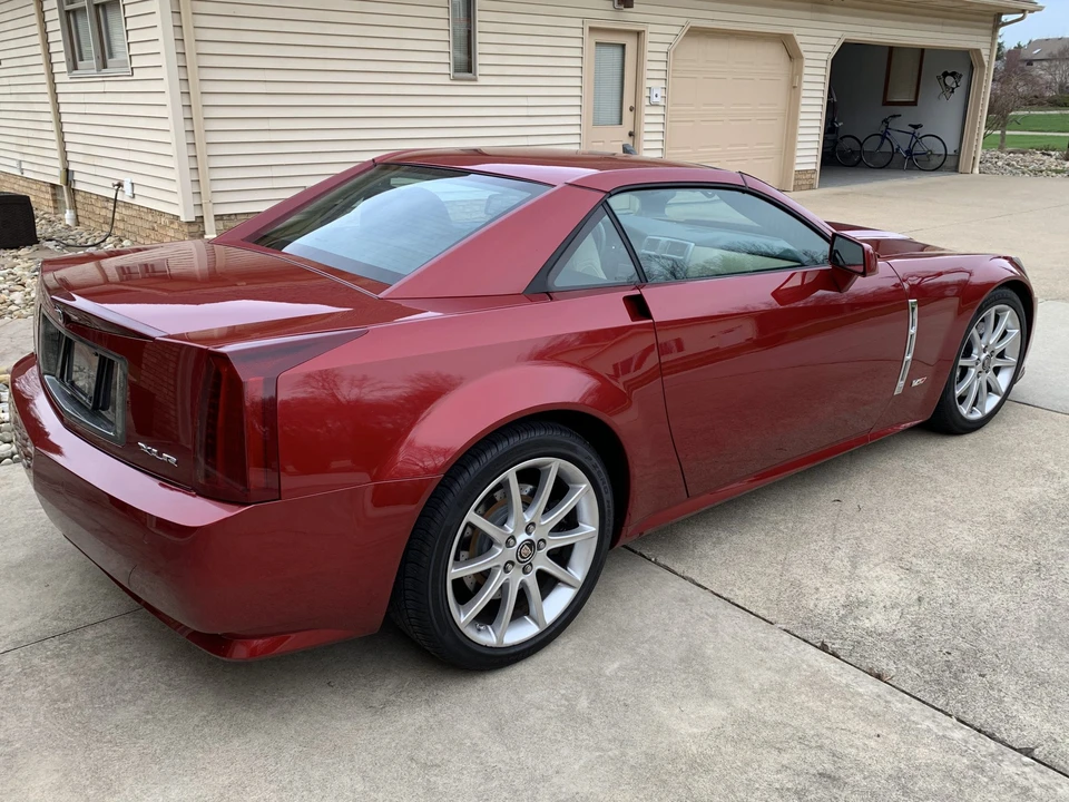 2009 Cadillac XLR-V - Image 7 of 31