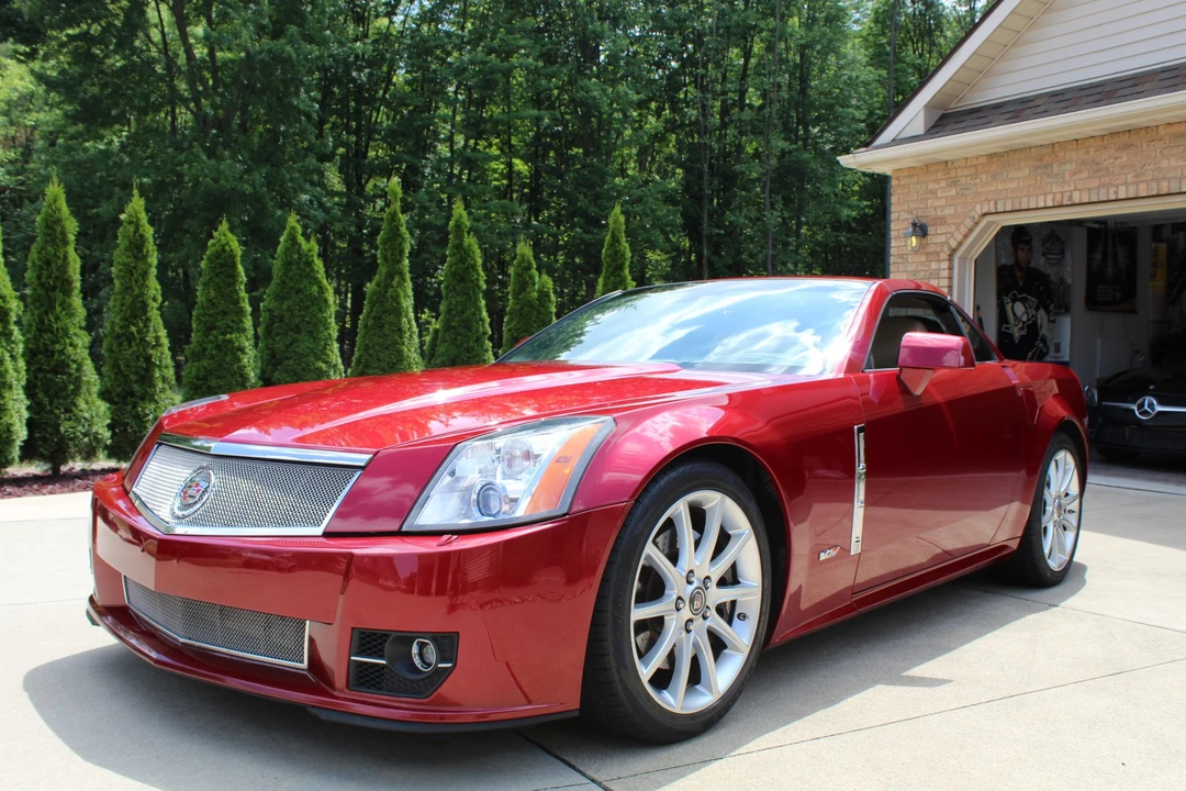 2009 Cadillac XLR-V - Image 15 of 31