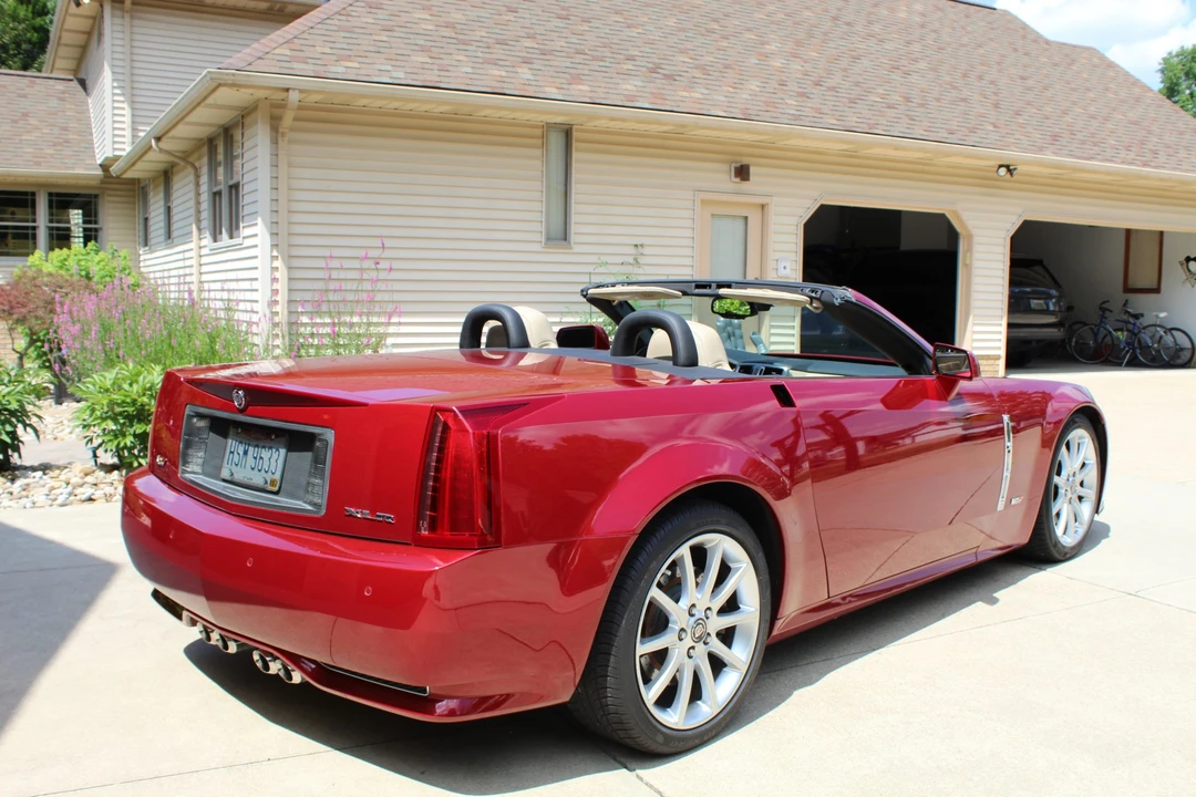 2009 Cadillac XLR-V - Image 5 of 31