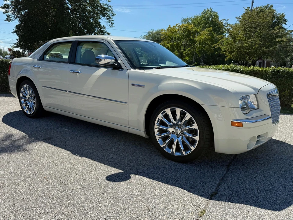 2009 Chrysler 300 (2005-2023) - Image 16 of 31