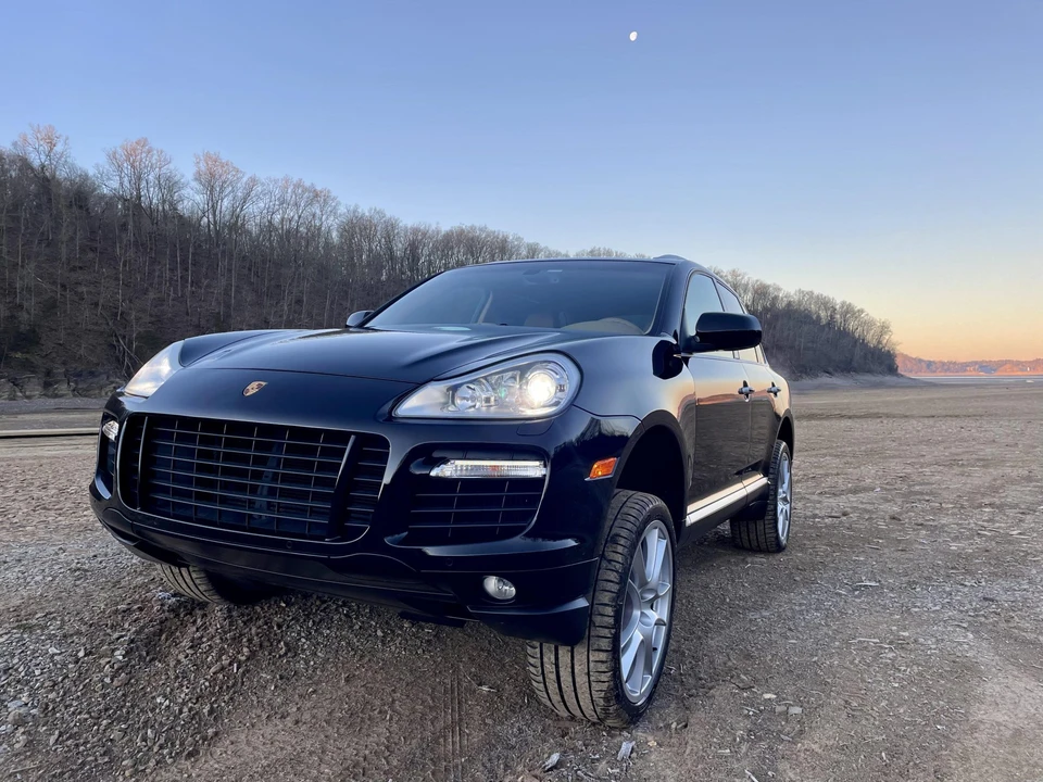2009 Porsche 955/957 Cayenne Turbo - Image 2 of 31