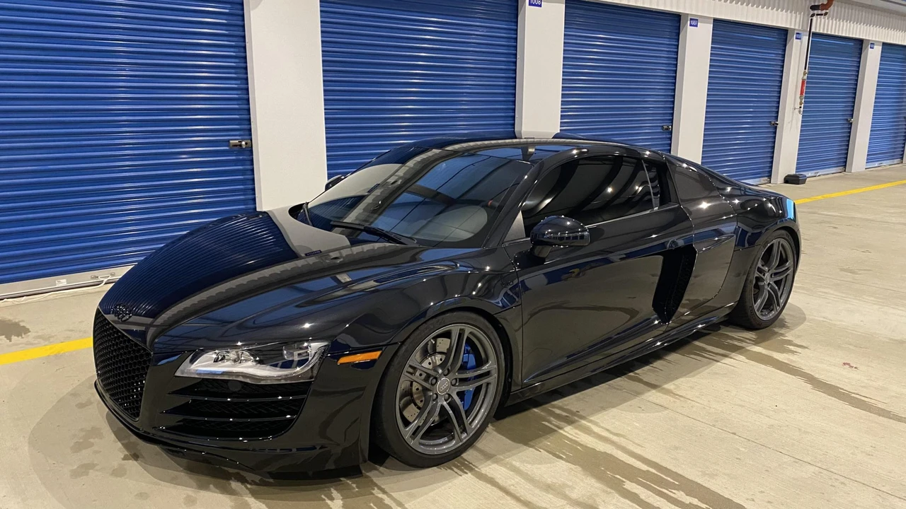 2010 Audi 42 R8 - Image 2 of 31
