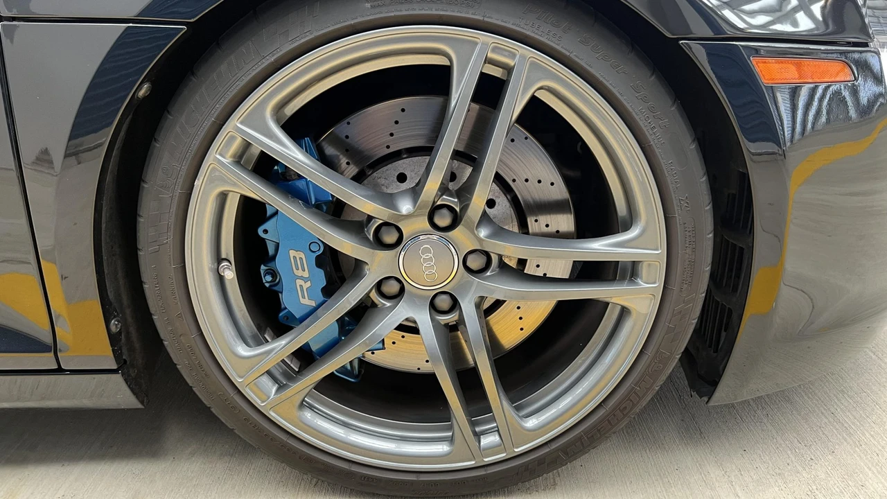 2010 Audi 42 R8 - Image 19 of 31