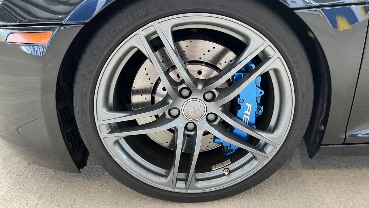 2010 Audi 42 R8 - Image 18 of 31