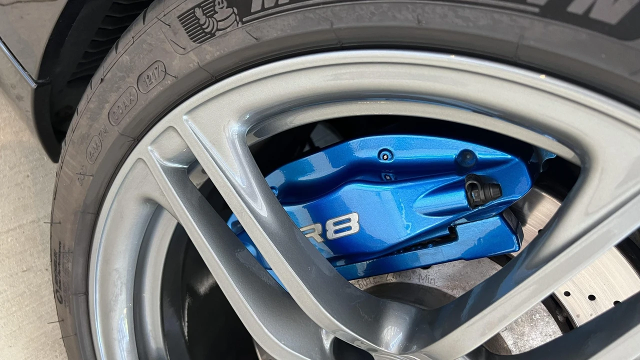 2010 Audi 42 R8 - Image 22 of 31