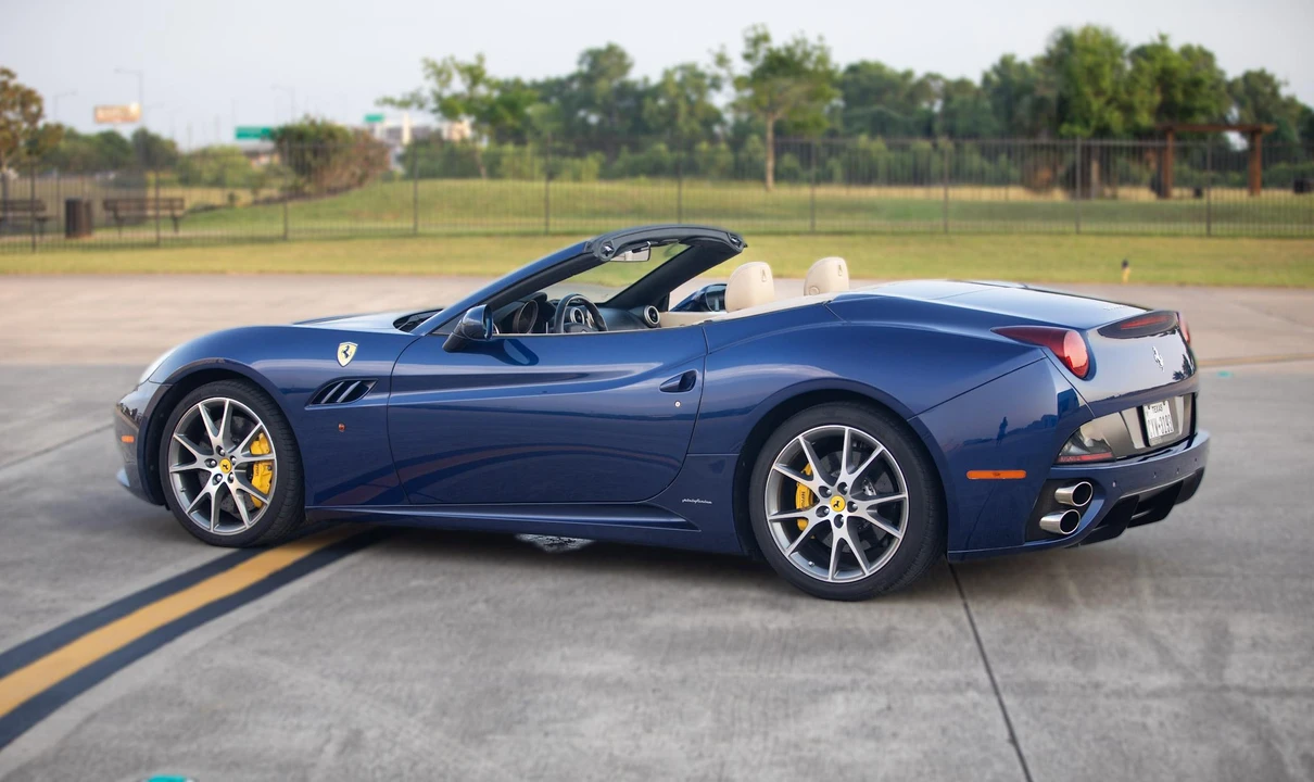 2010 Ferrari California - Image 16 of 31
