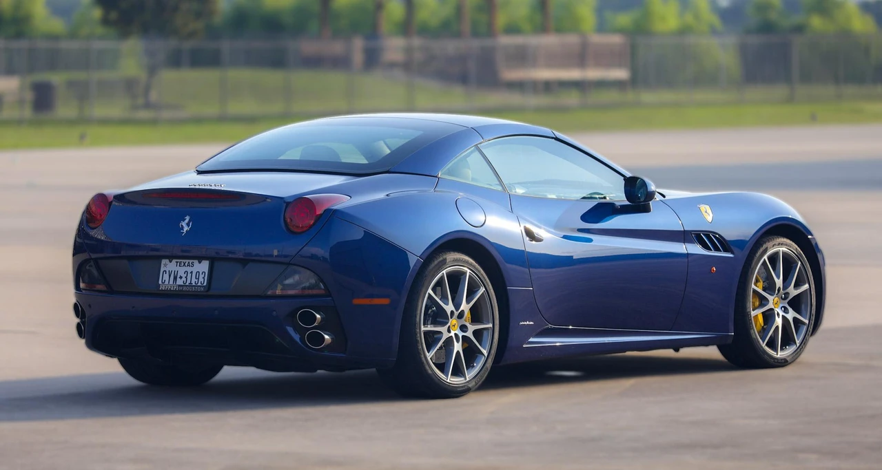 2010 Ferrari California - Image 12 of 31