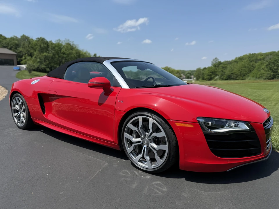 2011 Audi 42 R8 - Image 16 of 31