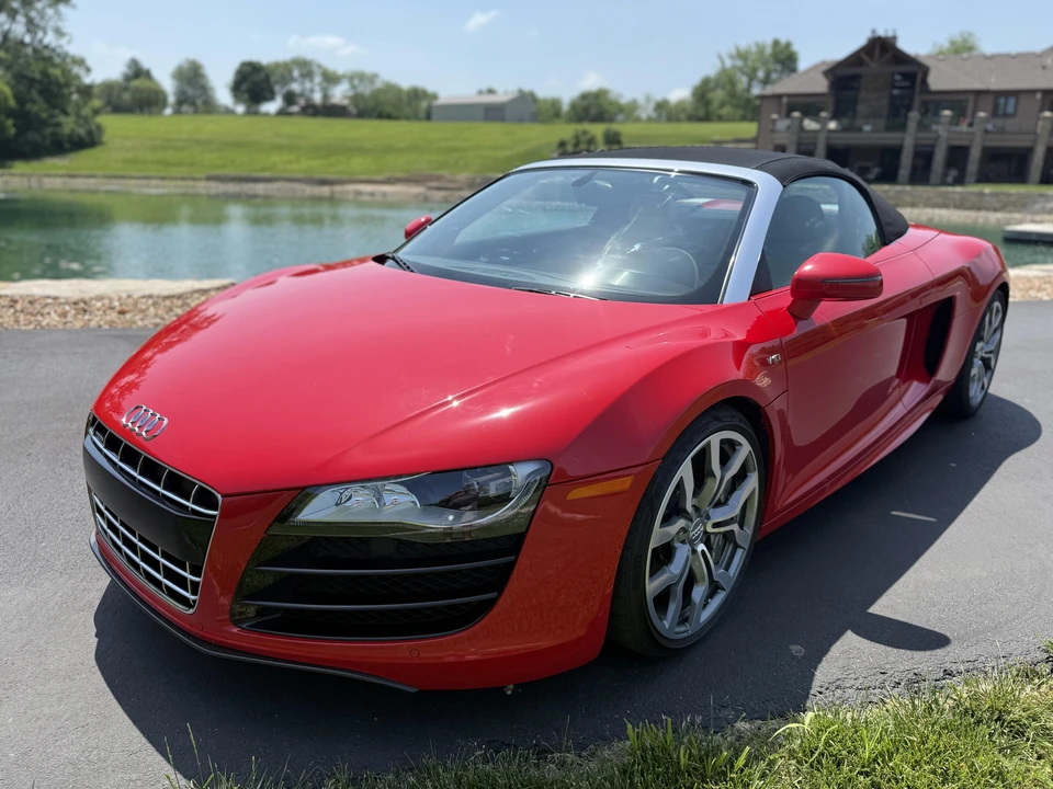 2011 Audi 42 R8 - Image 12 of 31