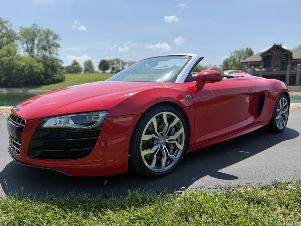 2011 Audi 42 R8 - Image 2 of 31