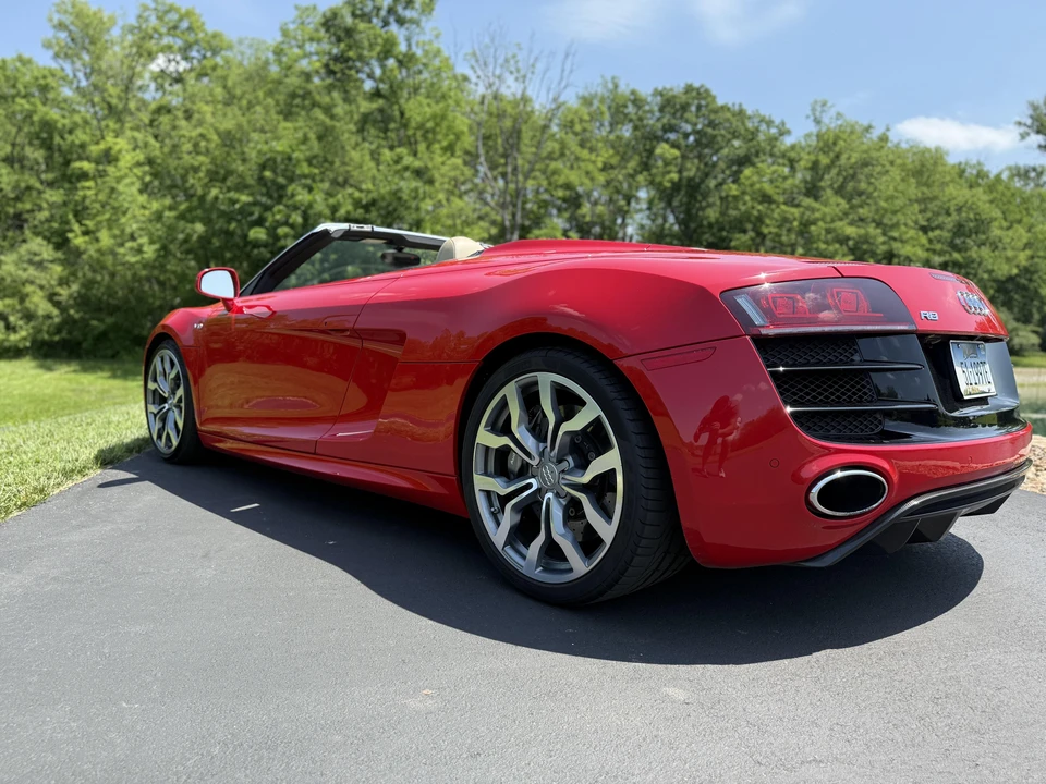 2011 Audi 42 R8 - Image 9 of 31