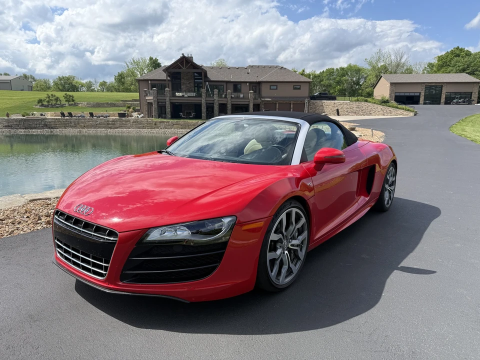 2011 Audi 42 R8 - Image 13 of 31