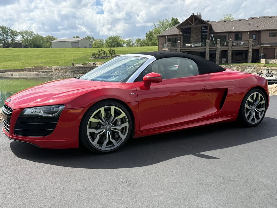 2011 Audi 42 R8 - Image 11 of 31