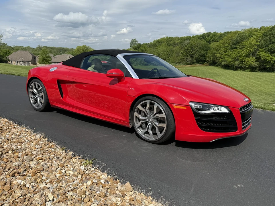 2011 Audi 42 R8 - Image 15 of 31