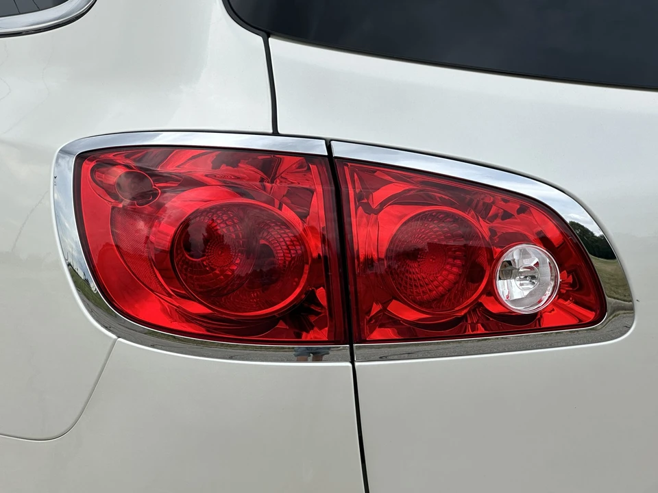 2011 Buick Enclave - Image 26 of 31