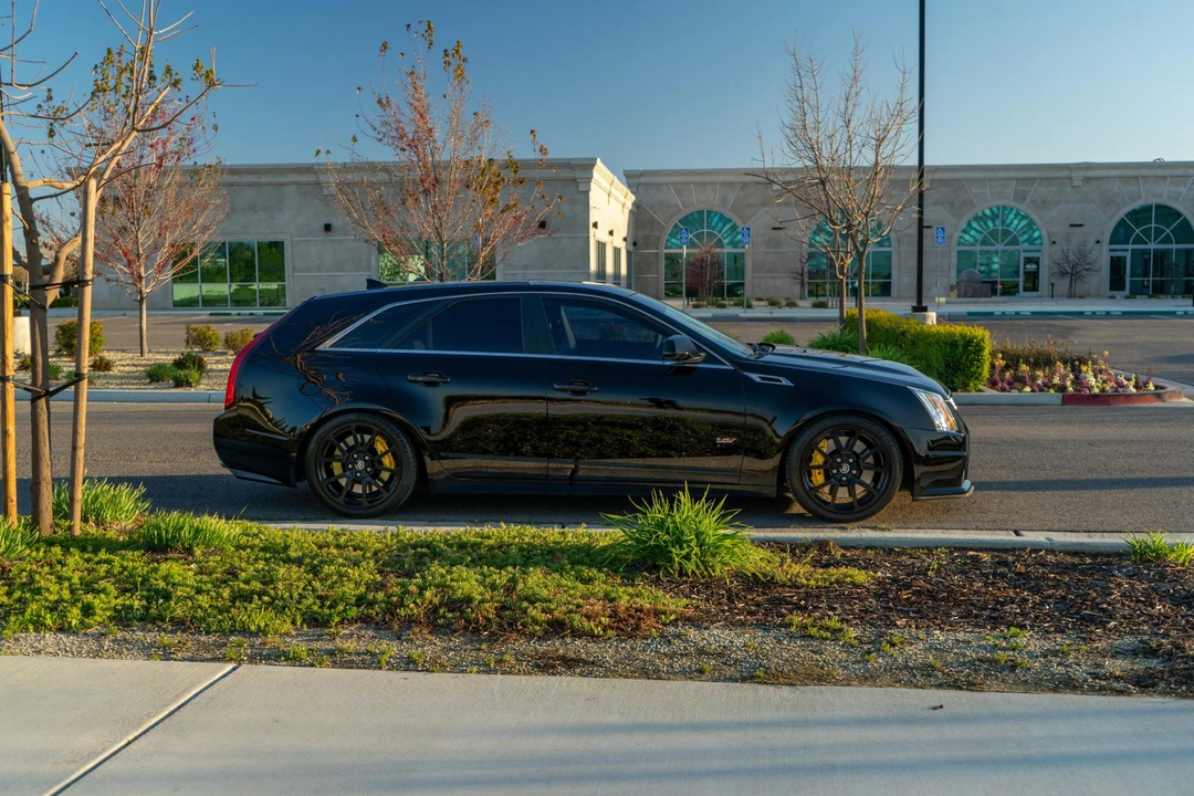 2011 Cadillac CTS-V 2nd Gen - Image 25 of 31