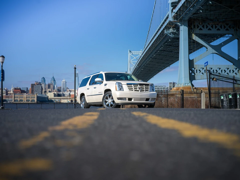 2011 Cadillac Escalade & EXT 3rd Gen - Image 18 of 31