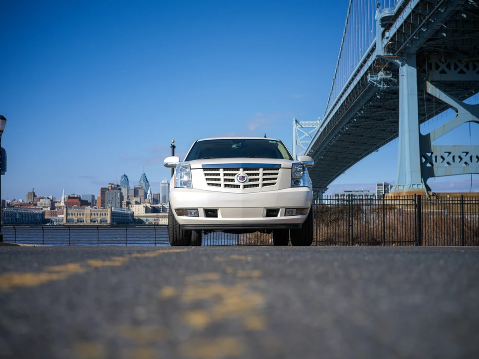 2011 Cadillac Escalade & EXT 3rd Gen - Image 24 of 31