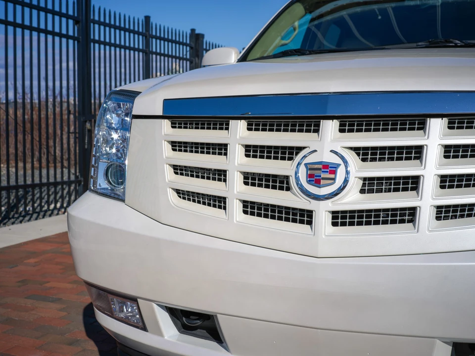 2011 Cadillac Escalade & EXT 3rd Gen - Image 25 of 31