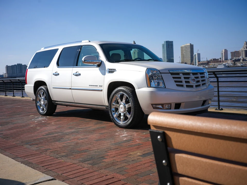 2011 Cadillac Escalade & EXT 3rd Gen - Image 13 of 31