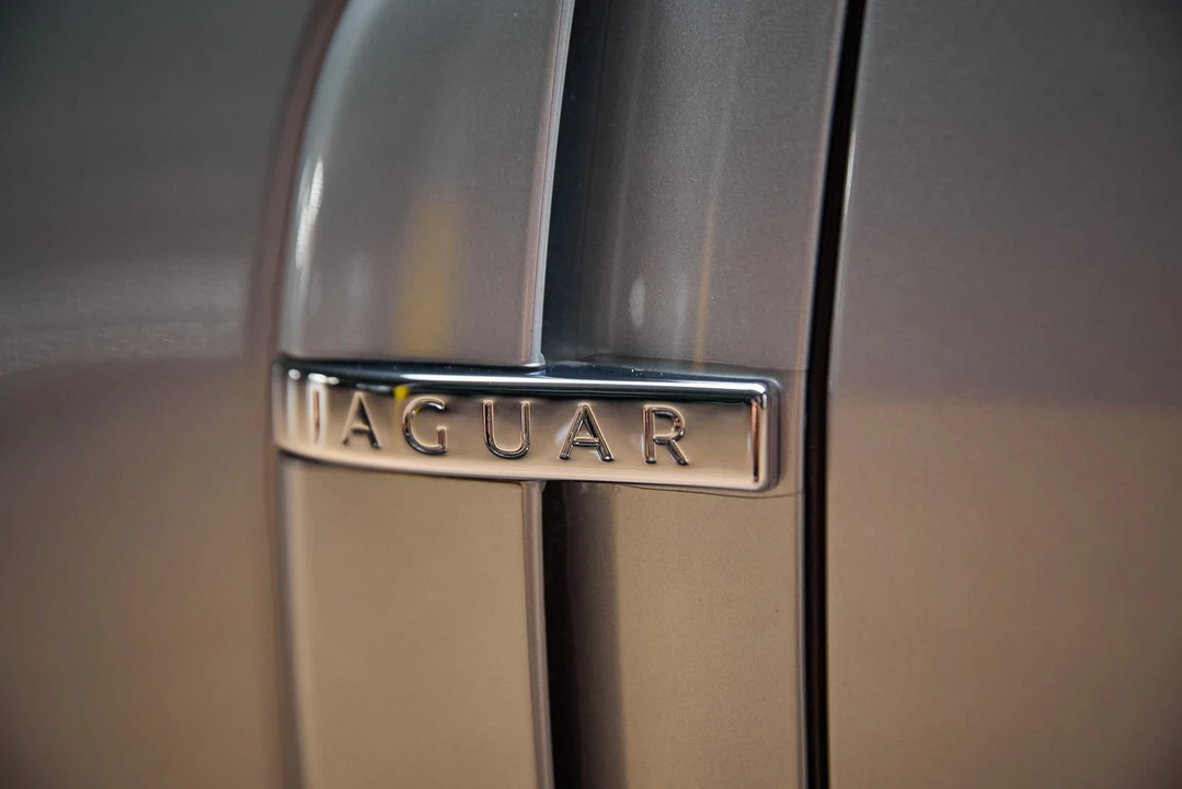 2011 Jaguar X250 XFR - Image 28 of 31