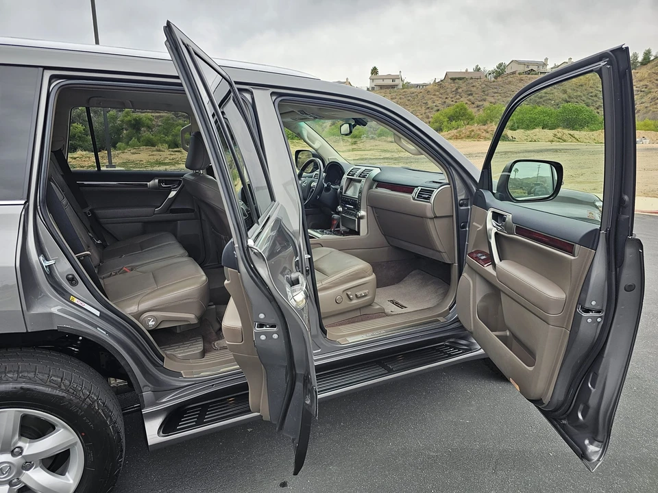 2011 Lexus GX 2nd Gen - Image 25 of 31