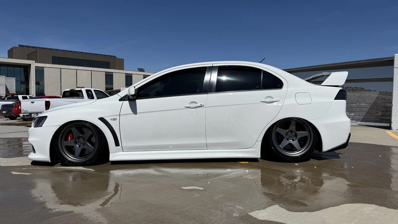 2011 Mitsubishi Lancer Evolution X 9th Gen - Image 16 of 31
