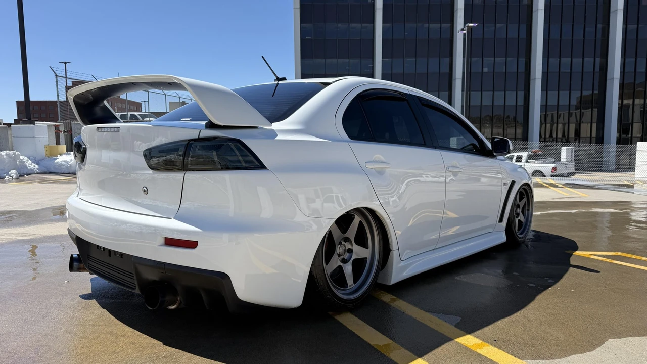 2011 Mitsubishi Lancer Evolution X 9th Gen - Image 11 of 31