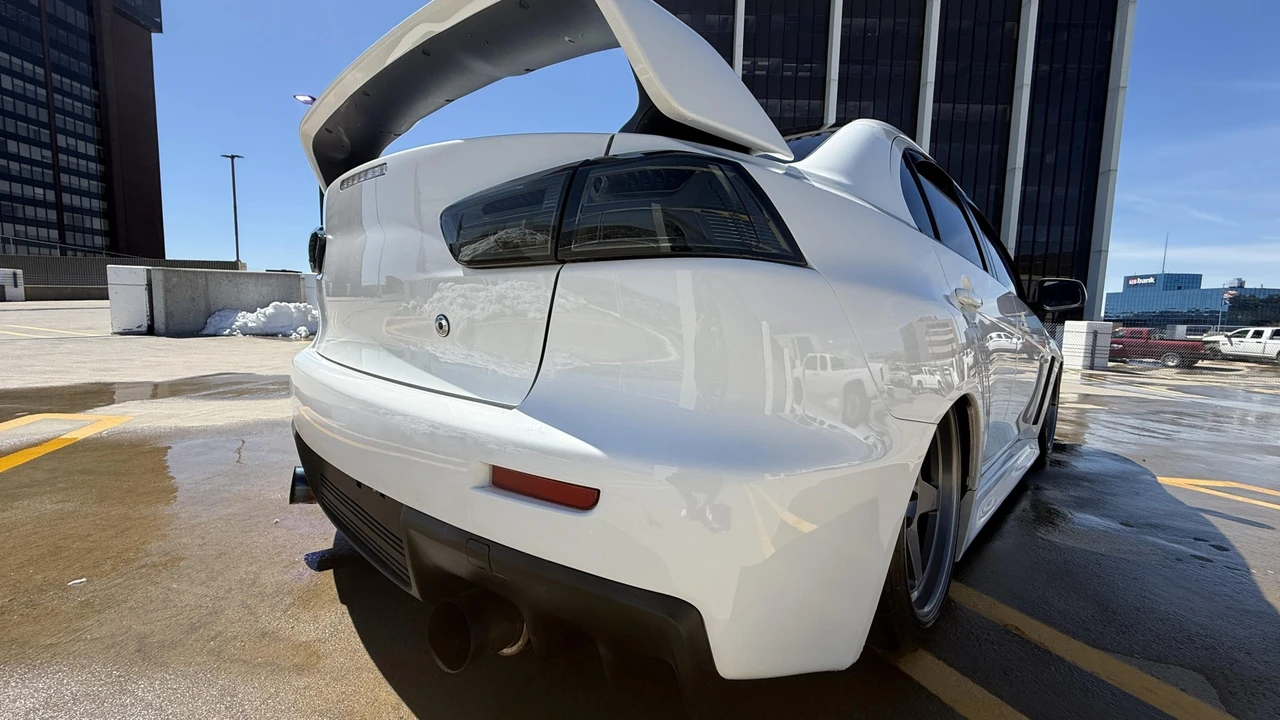 2011 Mitsubishi Lancer Evolution X 9th Gen - Image 12 of 31