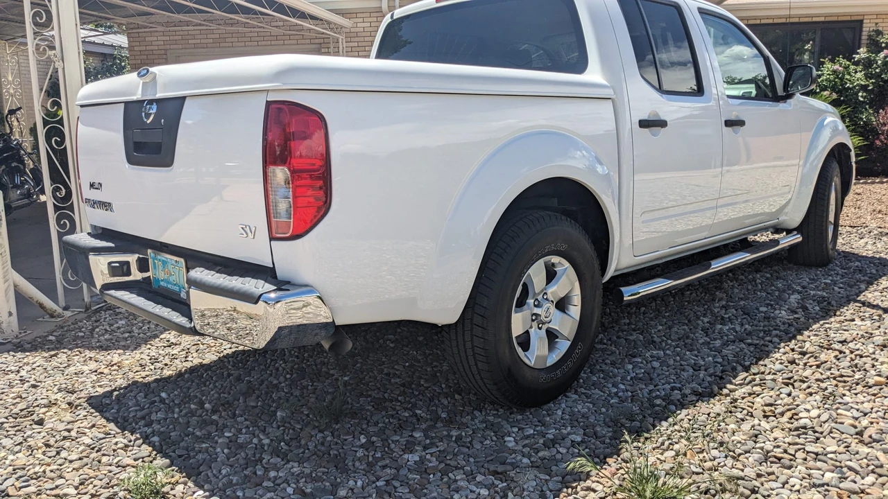2011 Nissan Frontier 2nd Gen - Image 16 of 31