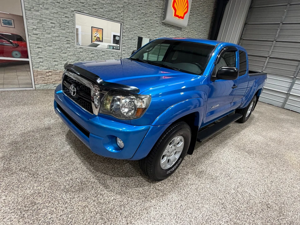 2011 Toyota Tacoma 2nd Gen - Image 4 of 31