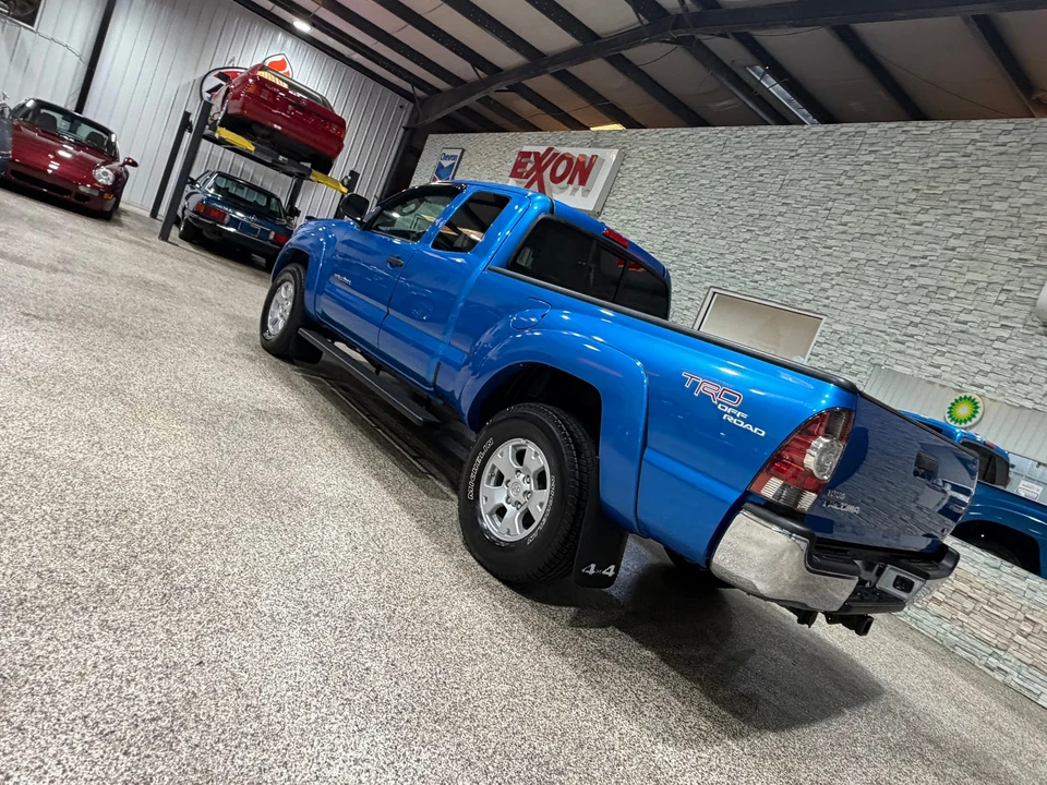 2011 Toyota Tacoma 2nd Gen - Image 24 of 31