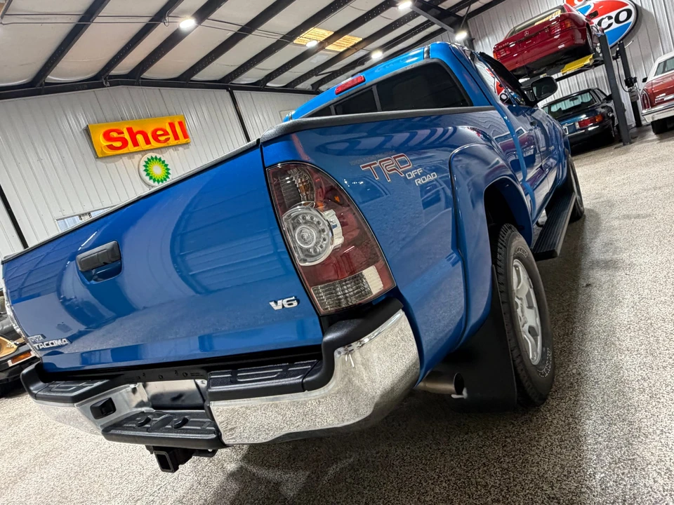 2011 Toyota Tacoma 2nd Gen - Image 17 of 31