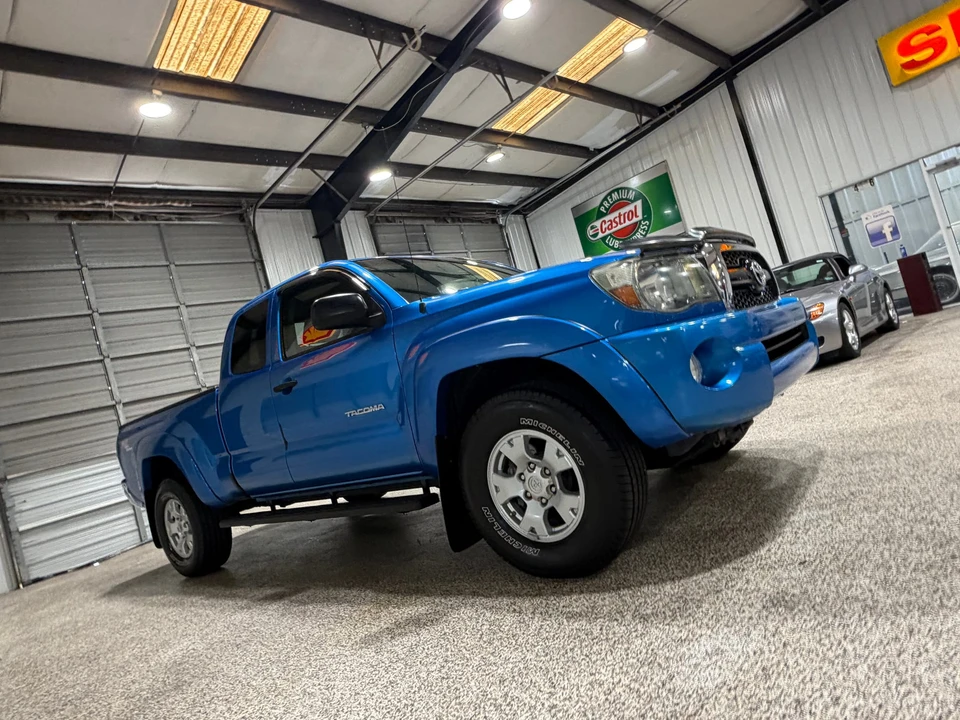 2011 Toyota Tacoma 2nd Gen - Image 10 of 31