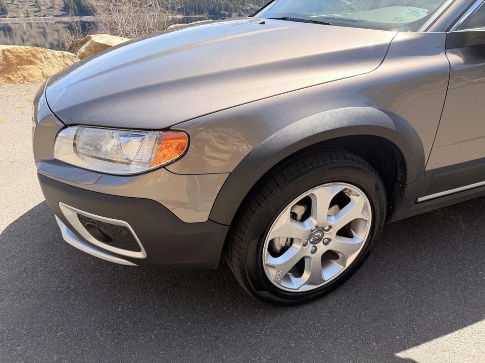 2011 Volvo XC70 3rd Gen - Image 20 of 31
