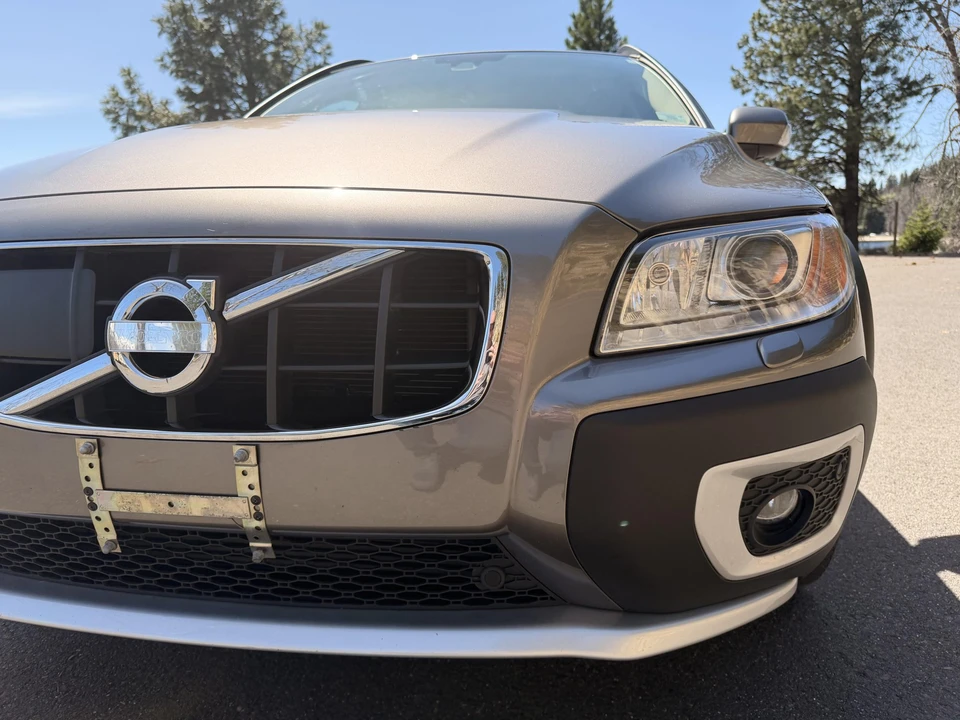 2011 Volvo XC70 3rd Gen - Image 19 of 31