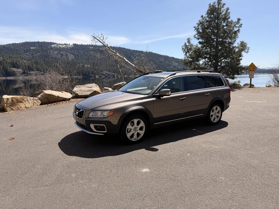 2011 Volvo XC70 3rd Gen - Image 4 of 31