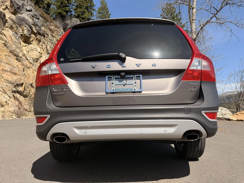 2011 Volvo XC70 3rd Gen - Image 10 of 31