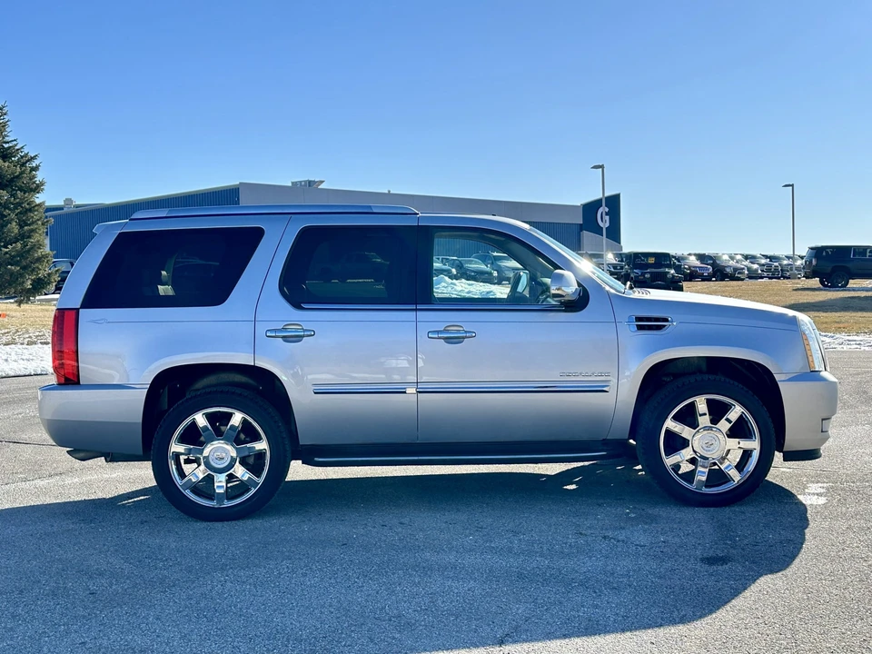 2012 Cadillac Escalade & EXT 3rd Gen - Image 8 of 31