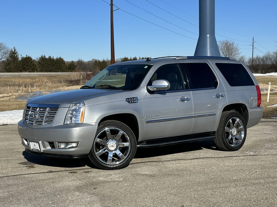 2012 Cadillac Escalade & EXT 3rd Gen - Image 2 of 31