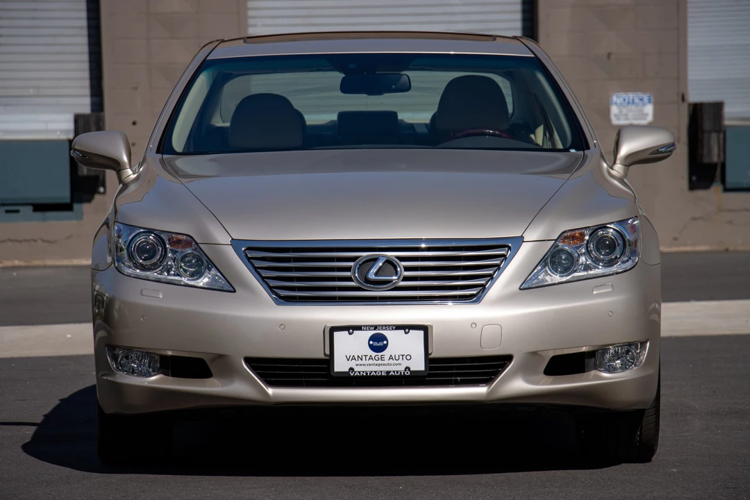 2012 Lexus LS 4th Gen - Image 27 of 31