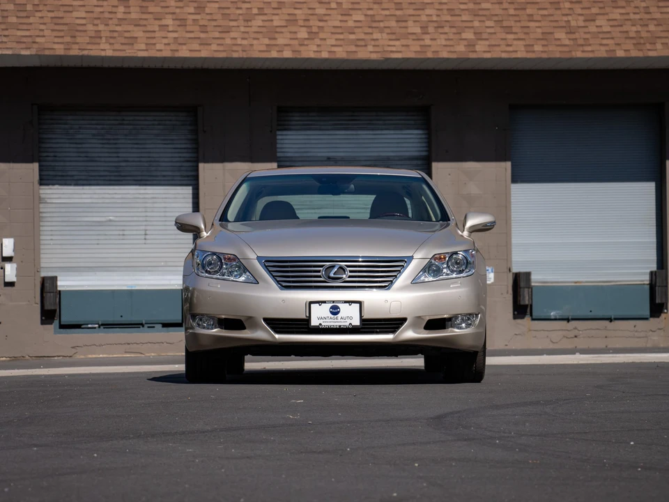 2012 Lexus LS 4th Gen - Image 28 of 31